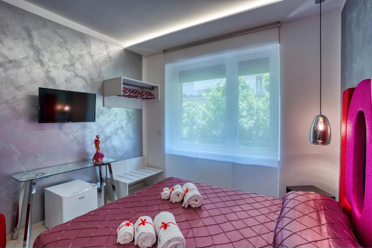 Distinto Suite & Rooms Λέτσε Εξωτερικό φωτογραφία