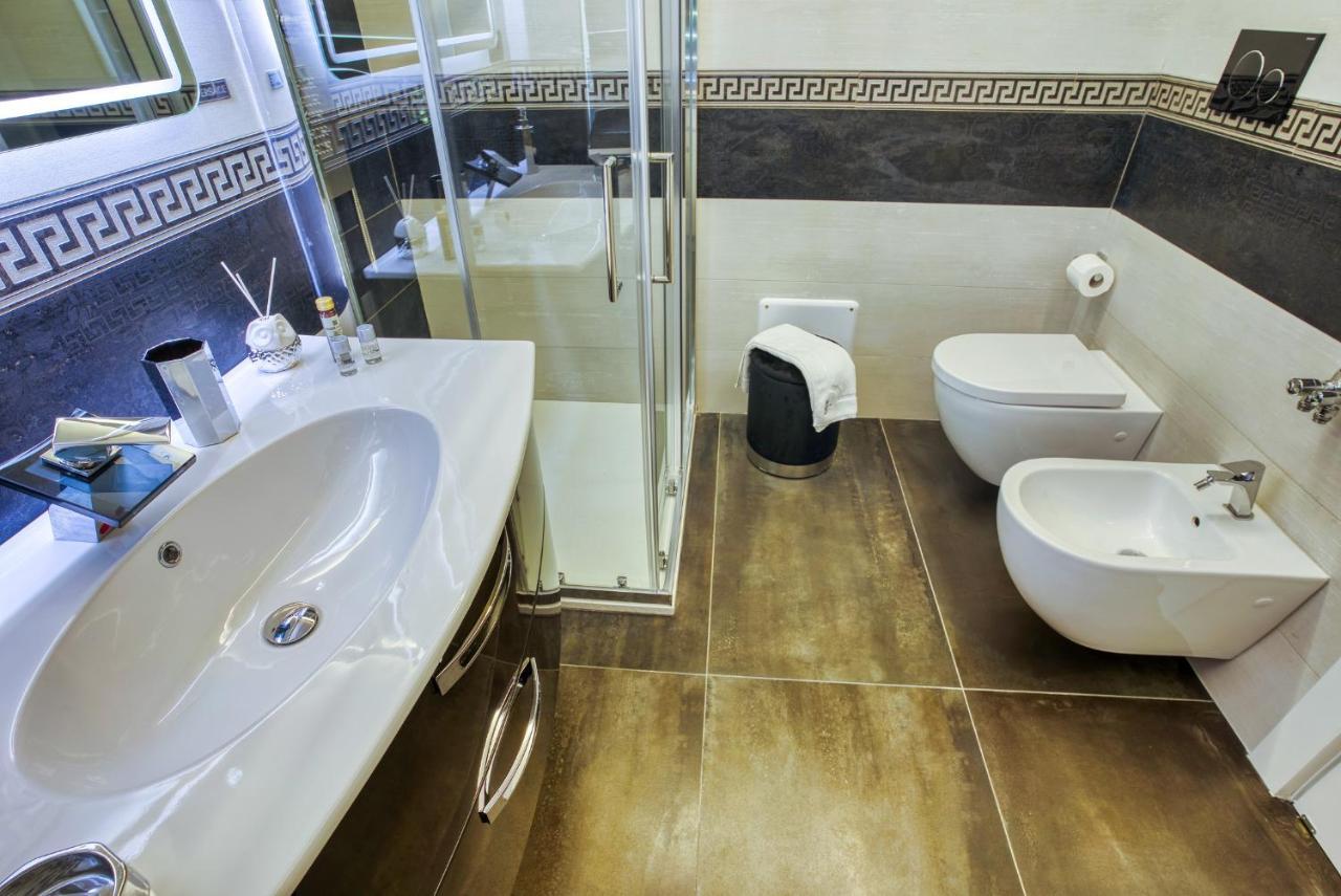 Distinto Suite & Rooms Λέτσε Εξωτερικό φωτογραφία