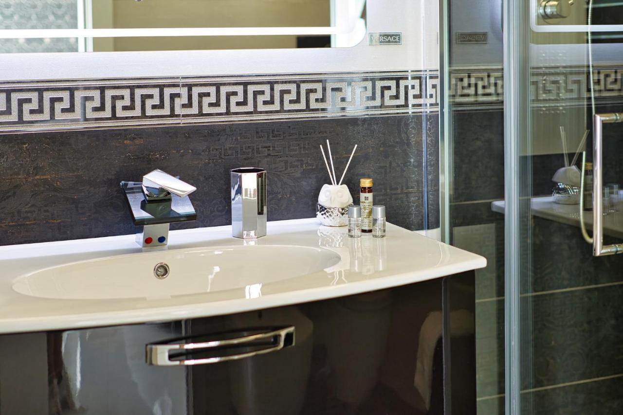 Distinto Suite & Rooms Λέτσε Εξωτερικό φωτογραφία