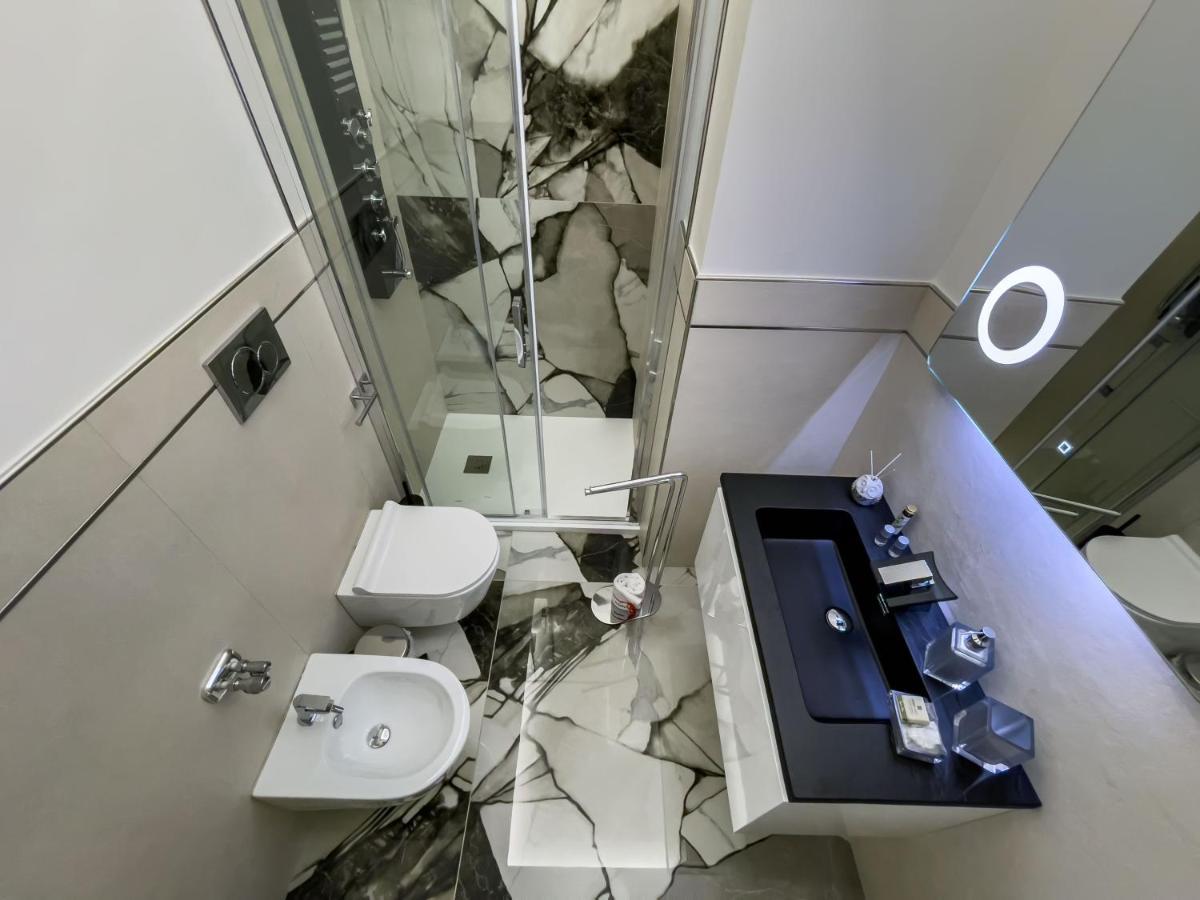 Distinto Suite & Rooms Λέτσε Εξωτερικό φωτογραφία
