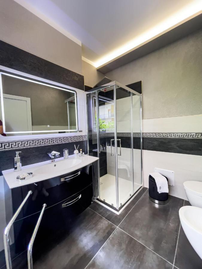 Distinto Suite & Rooms Λέτσε Εξωτερικό φωτογραφία